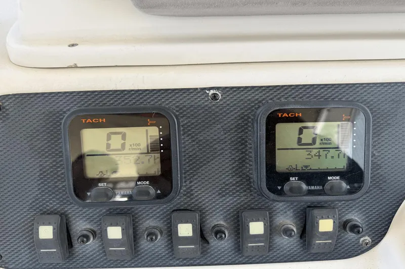 Slide: The Image of Grady-White Marlin 300 2006 - 20