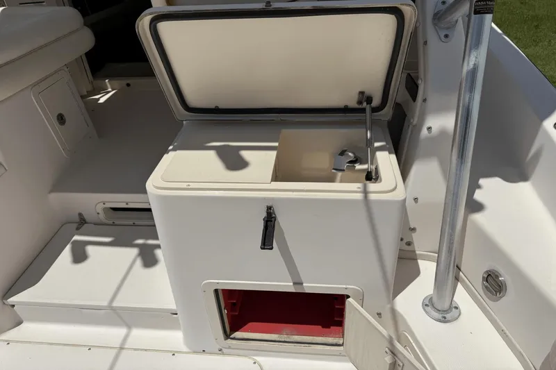 Slide: The Image of Grady-White Marlin 300 2006 - 28