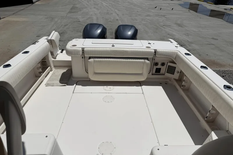 Slide: The Image of Grady-White Marlin 300 2006 - 30