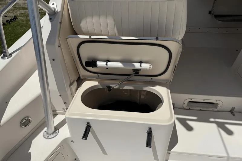 Slide: The Image of Grady-White Marlin 300 2006 - 36