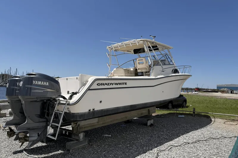 Slide: The Image of Grady-White Marlin 300 2006 - 5