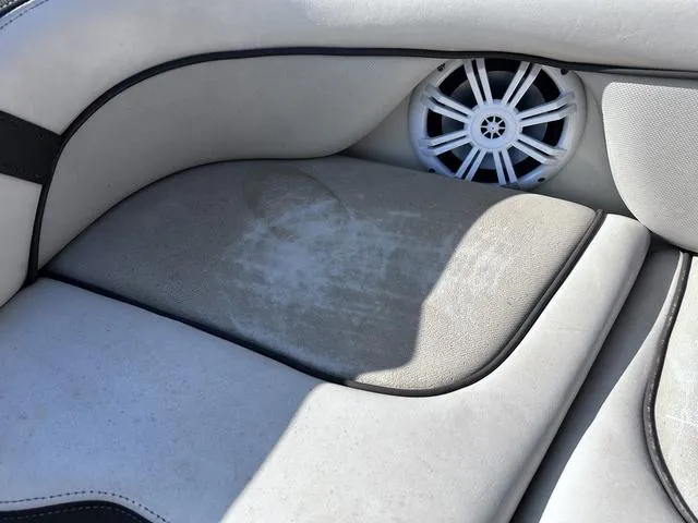 Slide: The Image of Yamaha 242 Limited S With Painted Trailer 2014 - 16