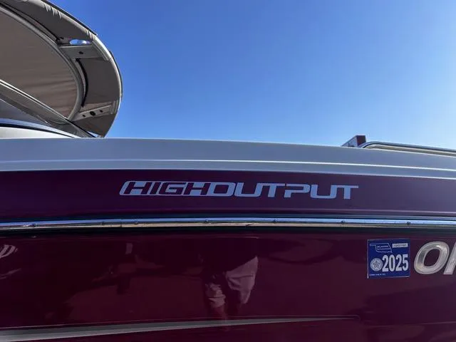 Slide: The Image of Yamaha 242 Limited S With Painted Trailer 2014 - 5