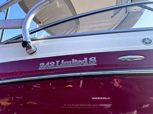 Slide: The Image of Yamaha 242 Limited S With Painted Trailer 2014 - 6