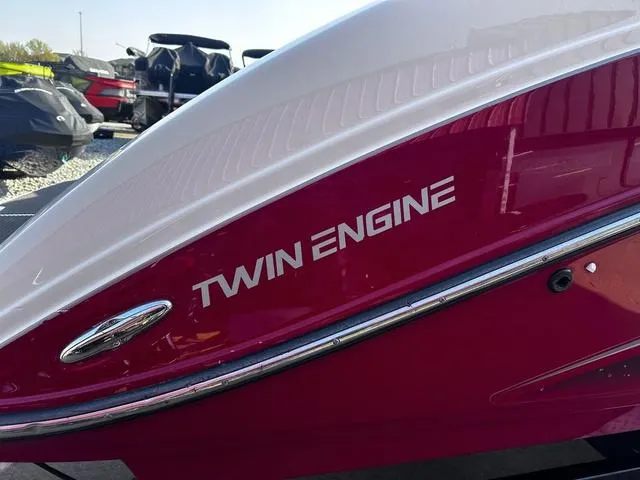 Slide: The Image of Yamaha 242 Limited S With Painted Trailer 2014 - 8