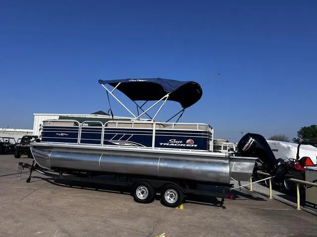 Slide: The Image of Sun Tracker PARTY BARGE® 22 RF XP3 2021 - 3