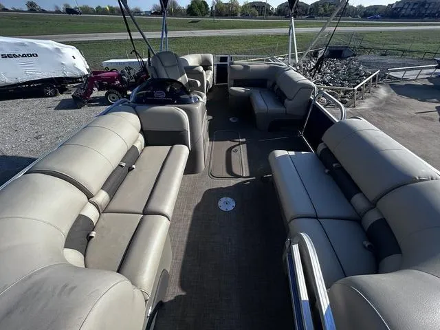 Slide: The Image of Sun Tracker PARTY BARGE® 22 RF XP3 2021 - 8