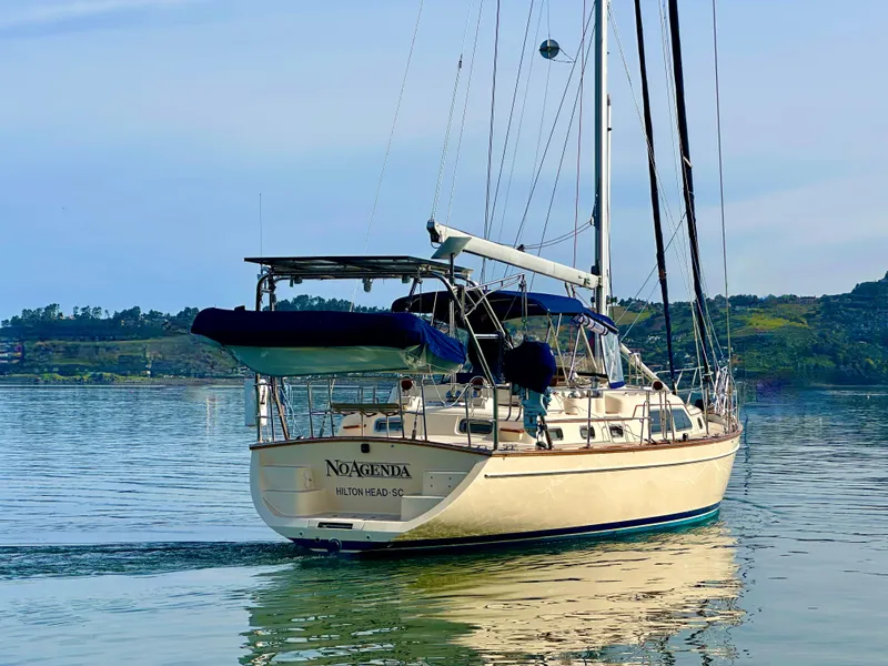 Slide: The Image of Sailing yacht Island Packet 485 Center Cockpit, 2006, cruising on calm waters. - 4