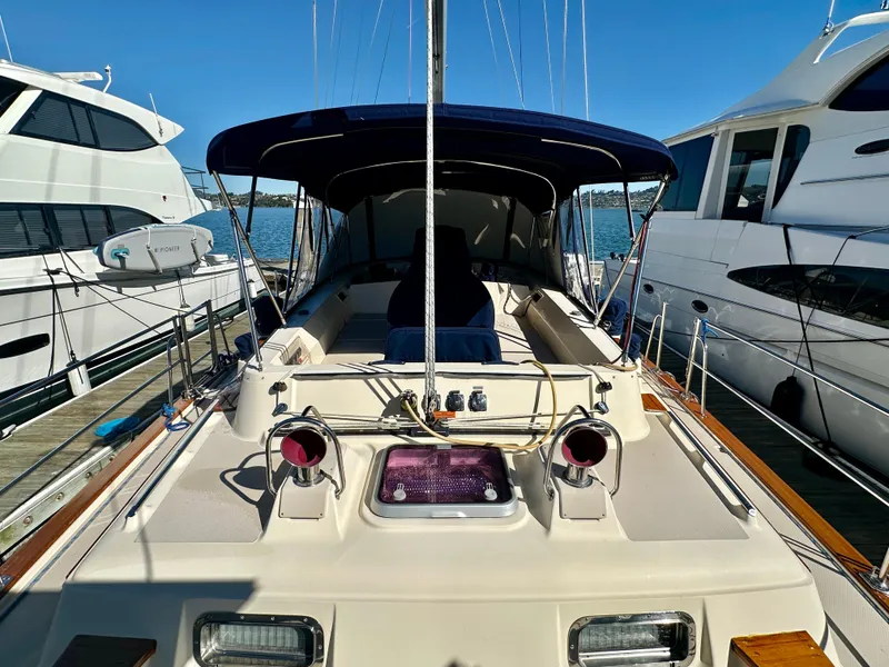 Slide: The Image of Island Packet 485 Center Cockpit 2006 - 67