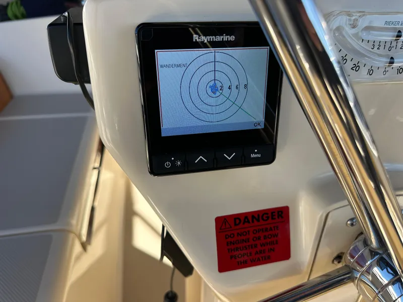 Slide: The Image of Island Packet 485 Center Cockpit 2006 - 70