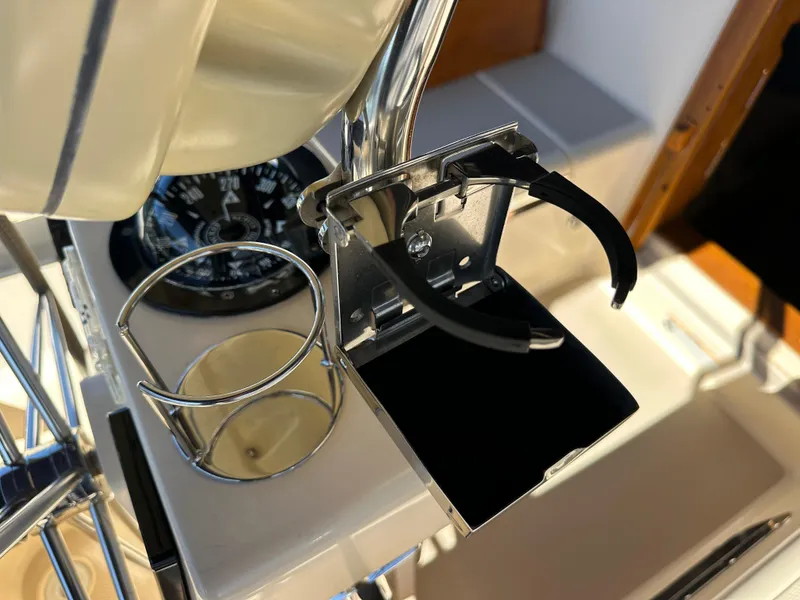 Slide: The Image of Island Packet 485 Center Cockpit 2006 - 75