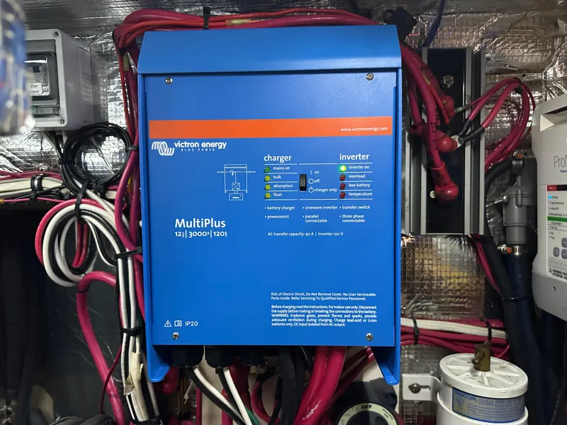 Slide: The Image of Island Packet 485 Center Cockpit 2006 - 78