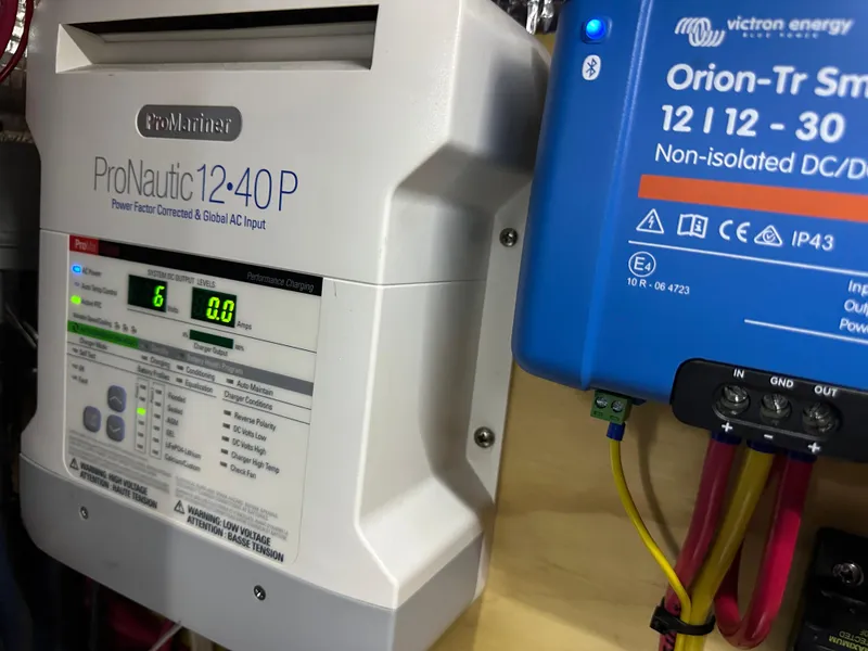 Slide: The Image of Island Packet 485 Center Cockpit 2006 - 80