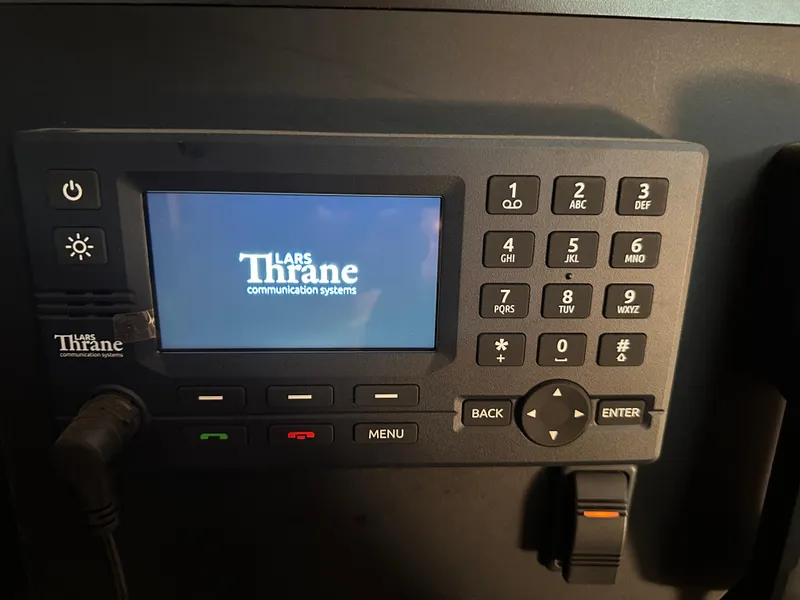 Slide: The Image of Island Packet 485 Center Cockpit 2006 - 83