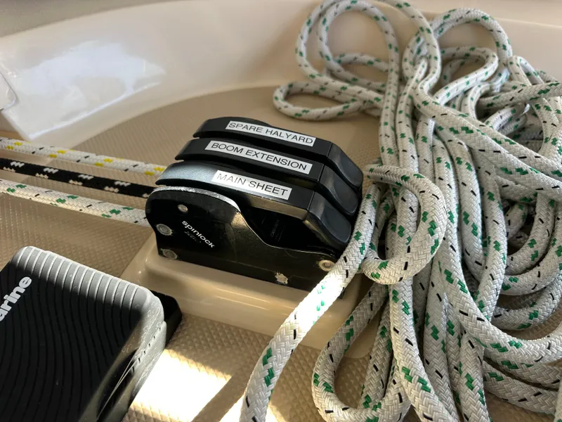 Slide: The Image of Island Packet 485 Center Cockpit 2006 - 95