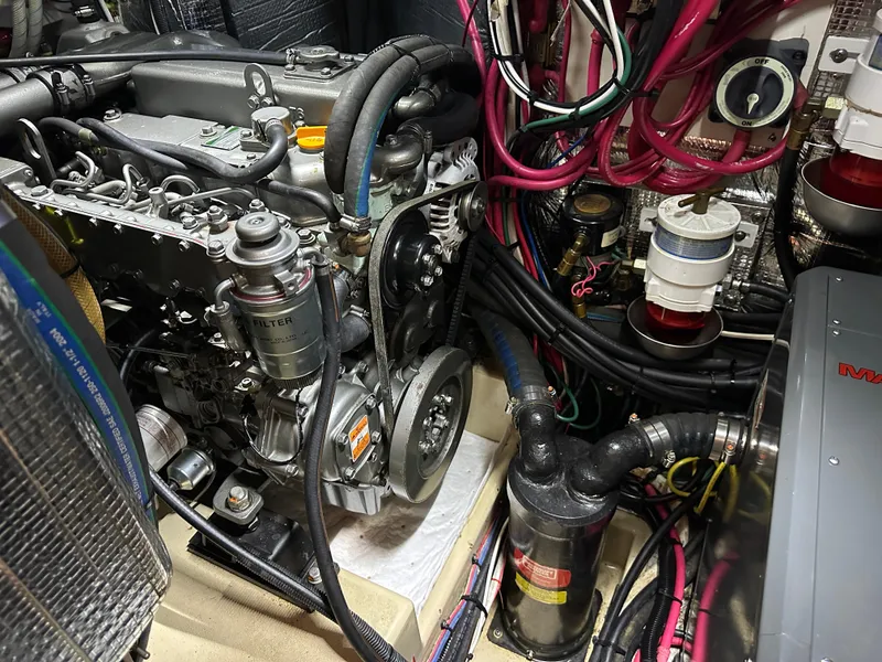 Slide: The Image of Island Packet 485 Center Cockpit 2006 - 96