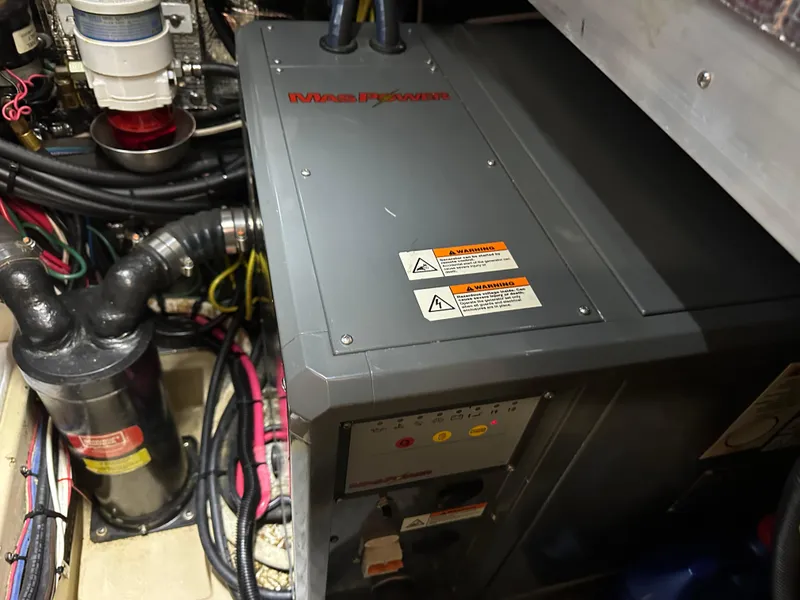 Slide: The Image of Island Packet 485 Center Cockpit 2006 - 98