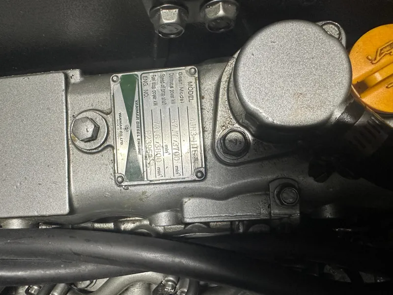 Slide: The Image of Island Packet 485 Center Cockpit 2006 - 99