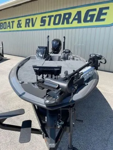 Slide: The Image of Skeeter FXR21 Limited 2025 - 2