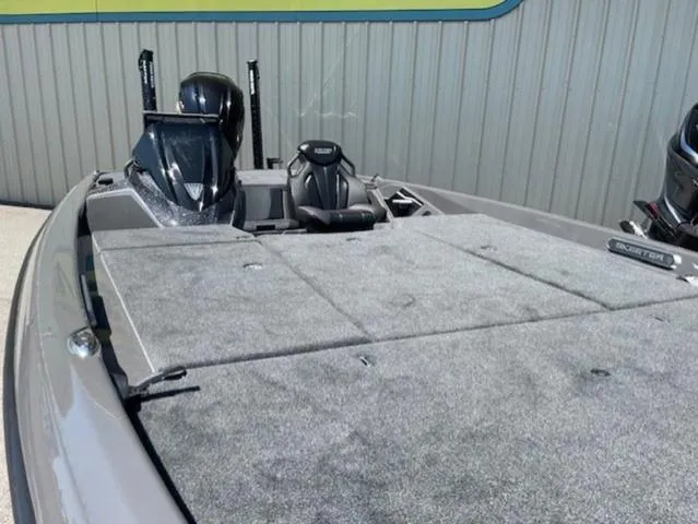 Slide: The Image of Skeeter FXR21 Limited 2025 - 5