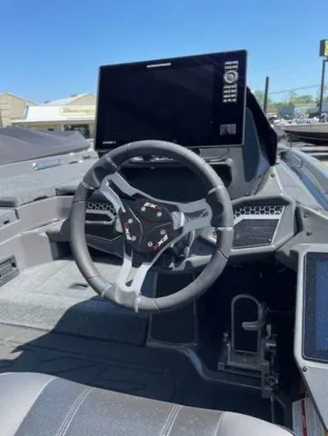 Slide: The Image of Skeeter FXR21 Limited 2025 - 6