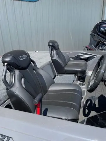 Slide: The Image of Skeeter FXR21 Limited 2025 - 8