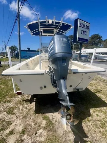 Slide: The Image of 2007 Jones Brothers 23 Bateau boat with Yamaha 115 engine at Boats Inc. dealership. - 4