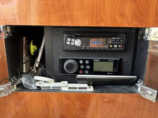 Slide: The Image of Fountain 33 Sportfish Cruiser 2008 - 22