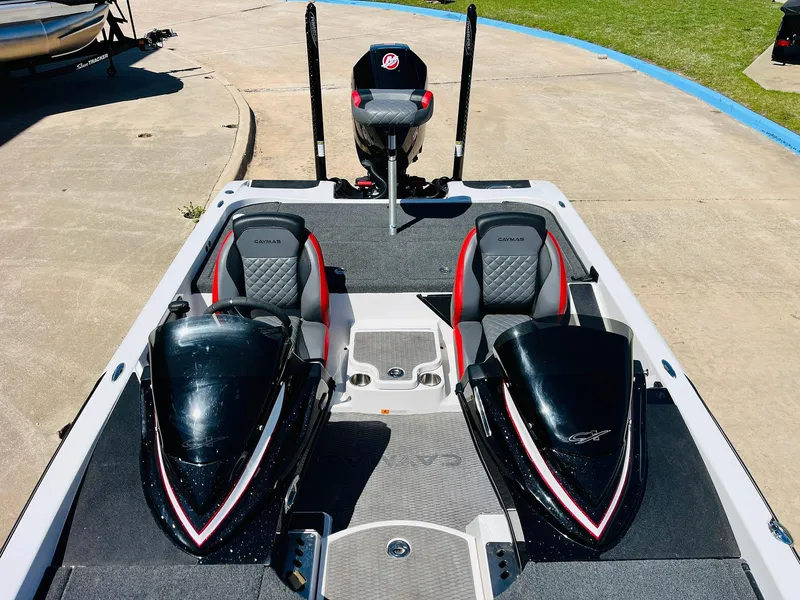 Slide: The Image of 2022 Caymas CX 21 PRO boat interior with dual seats and sleek design. - 35