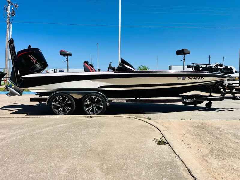 Slide: The Image of 2022 Caymas CX 21 PRO boat on trailer, side view, outdoors, sunny day. - 4