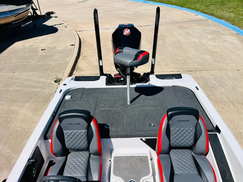 Slide: The Image of Caymas CX 21 PRO 2022 - 50