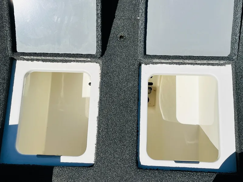 Slide: The Image of Caymas CX 21 PRO 2022 - 53