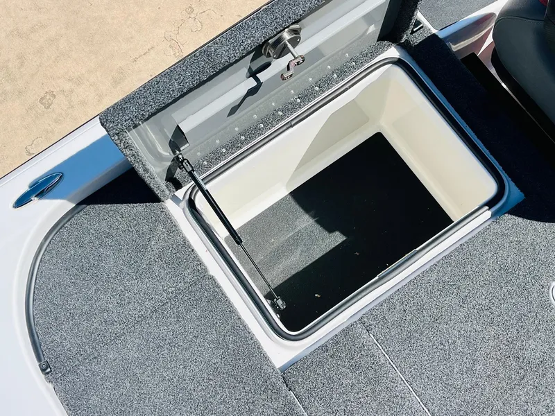 Slide: The Image of Caymas CX 21 PRO 2022 - 55