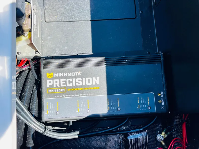 Slide: The Image of Caymas CX 21 PRO 2022 - 61