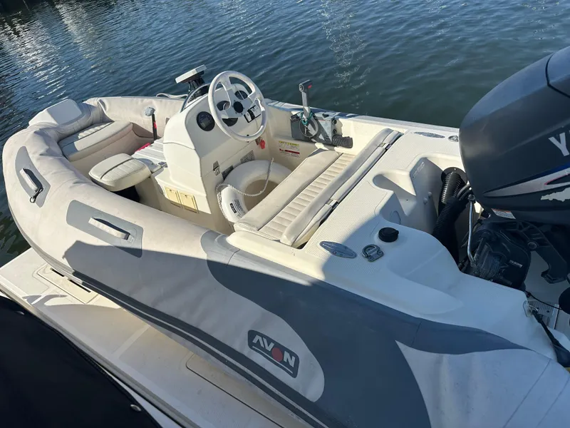 Slide: The Image of Sea Ray L590 Fly 2016 - 53