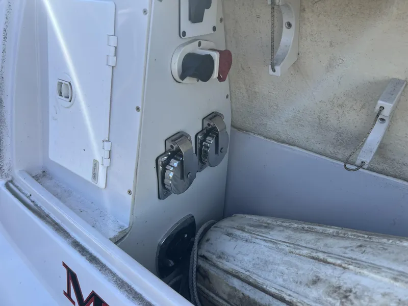 Slide: The Image of Larson Cabrio370 2008 - 17