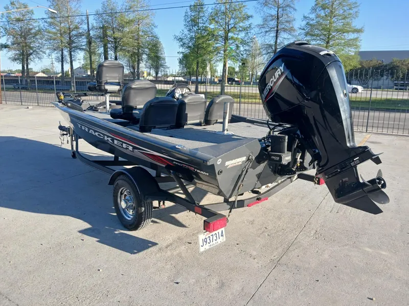 Slide: The Image of Tracker 175 2022 - 4