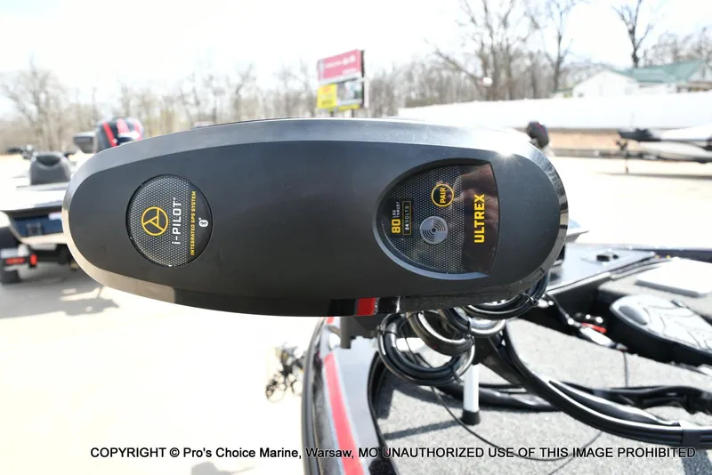 Slide: The Image of 2018 Nitro Z18 Pro boat with i-Pilot Ultrex trolling motor system. - 29