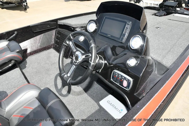 Slide: The Image of 2018 Nitro Z18 Pro boat interior with Garmin display and steering wheel. - 39