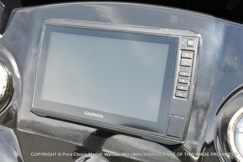 Slide: The Image of Garmin display on 2018 Nitro Z18 Pro w/175 Pro-XS boat dashboard. - 40