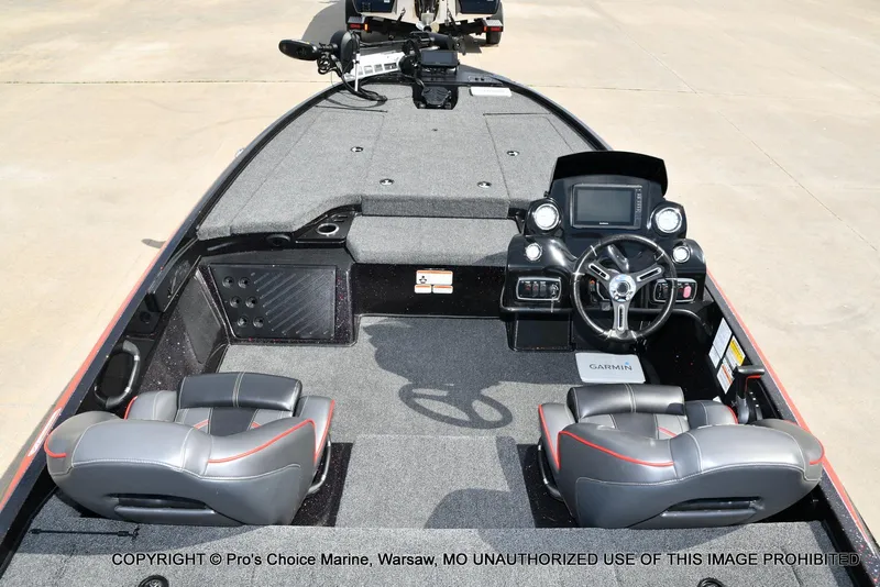 Slide: The Image of 2018 Nitro Z18 Pro boat interior with dual seats and Garmin navigation system. - 42