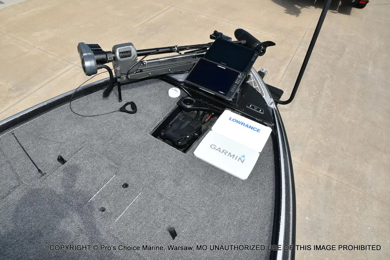 Slide: The Image of 2022 Nitro Z21 XL Pro boat with Lowrance and Garmin electronics on deck. - 18