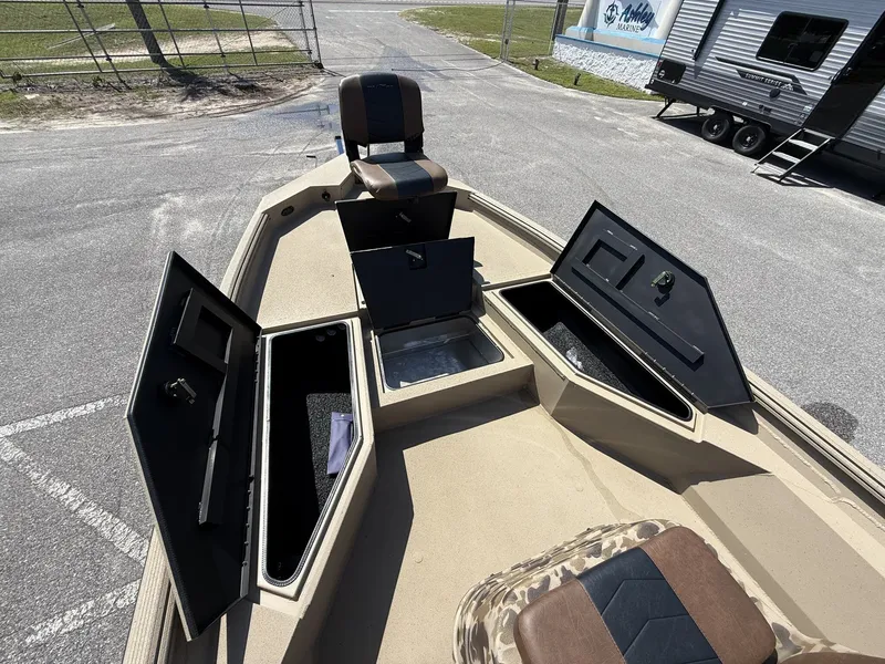 Slide: The Image of Excel 220 Bay Pro Elite 2025 - 6