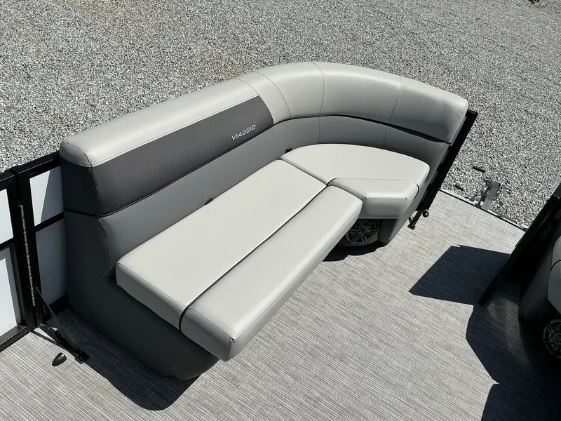 Slide: The Image of Viaggio Lago V 20 U-SUZUKI 140 2025 - 12