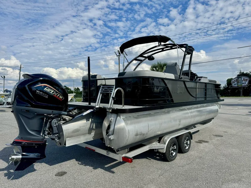 Slide: The Image of Veranda Relax Series 22RC 2025 - 3