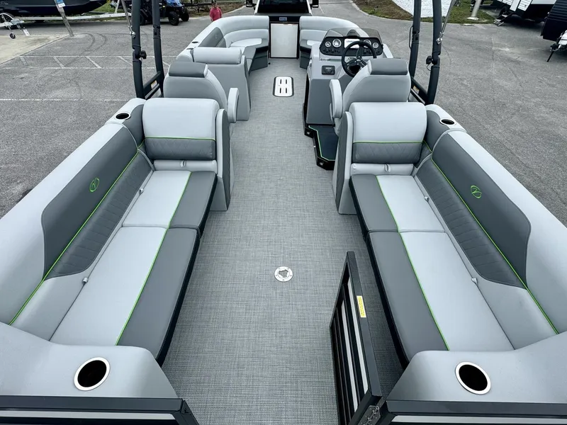 Slide: The Image of Veranda Vista View Series VISTA SPORT 25RC TOWER 2025 - 11