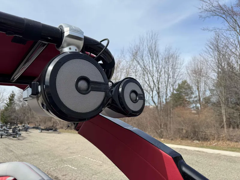 Slide: The Image of Bennington 25 QX SPORT FASTBACK 2022 - 15