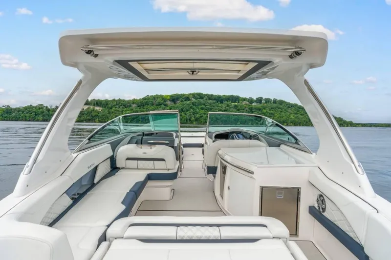 Slide: The Image of Regal 3300 2025 - 18