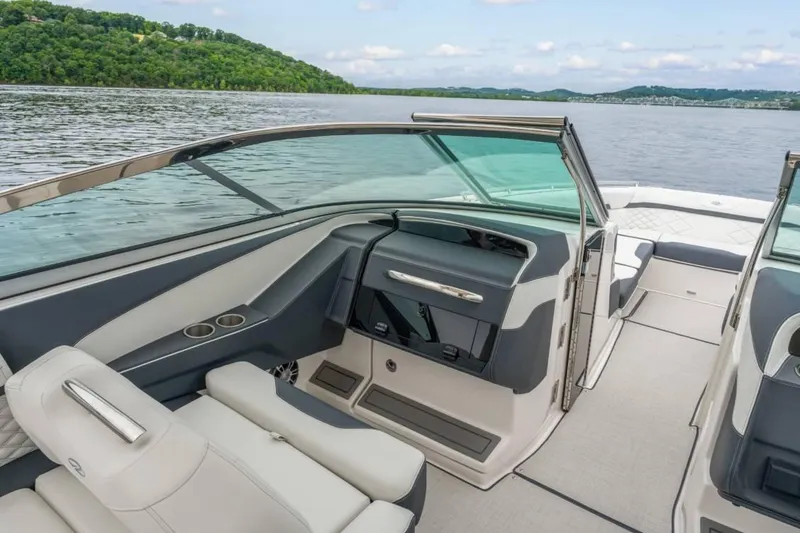 Slide: The Image of Regal 3300 2025 - 6