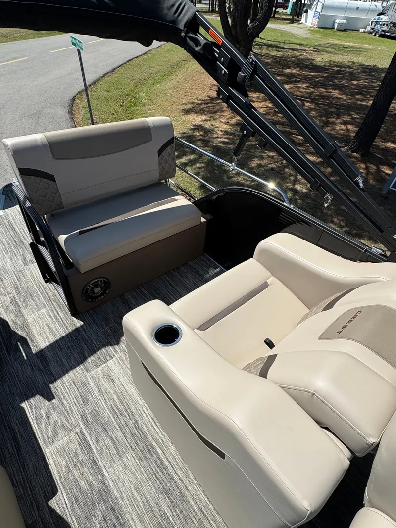 Slide: The Image of Crest CLASSIC 240 SLRC 2025 - 14